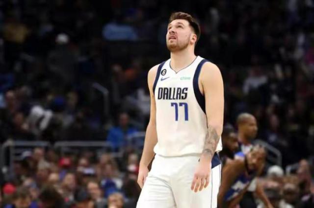 竞技宝CSGO-只能靠自己！复出首战即轰53分 东契奇孤星带队