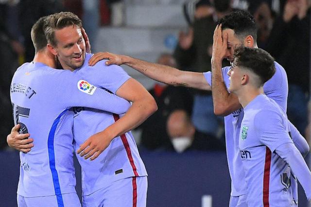 竞技宝赛事数据-哈维：巴萨仍在争冠行列 德容：走着瞧，皇马必丢分