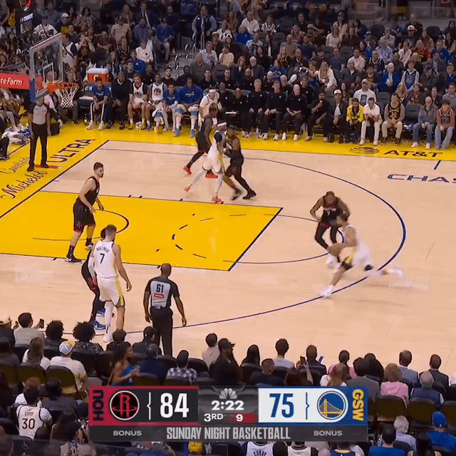 库里把KD晃成&amp;quot;木头人&amp;quot;，2秒完成读心反杀